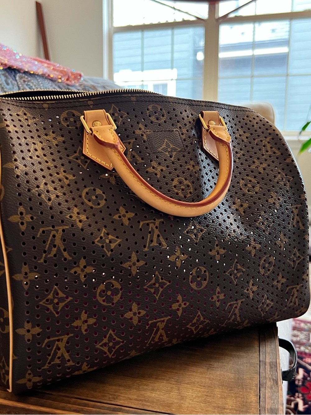 Louis Vuitton Limited Edition Monogram Perforated Speedy 30 in Fuchsi - Picture 4 of 9